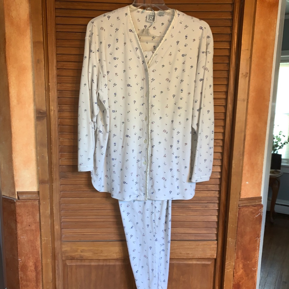 Field Gear ivory floral women’s pj lounge set XL